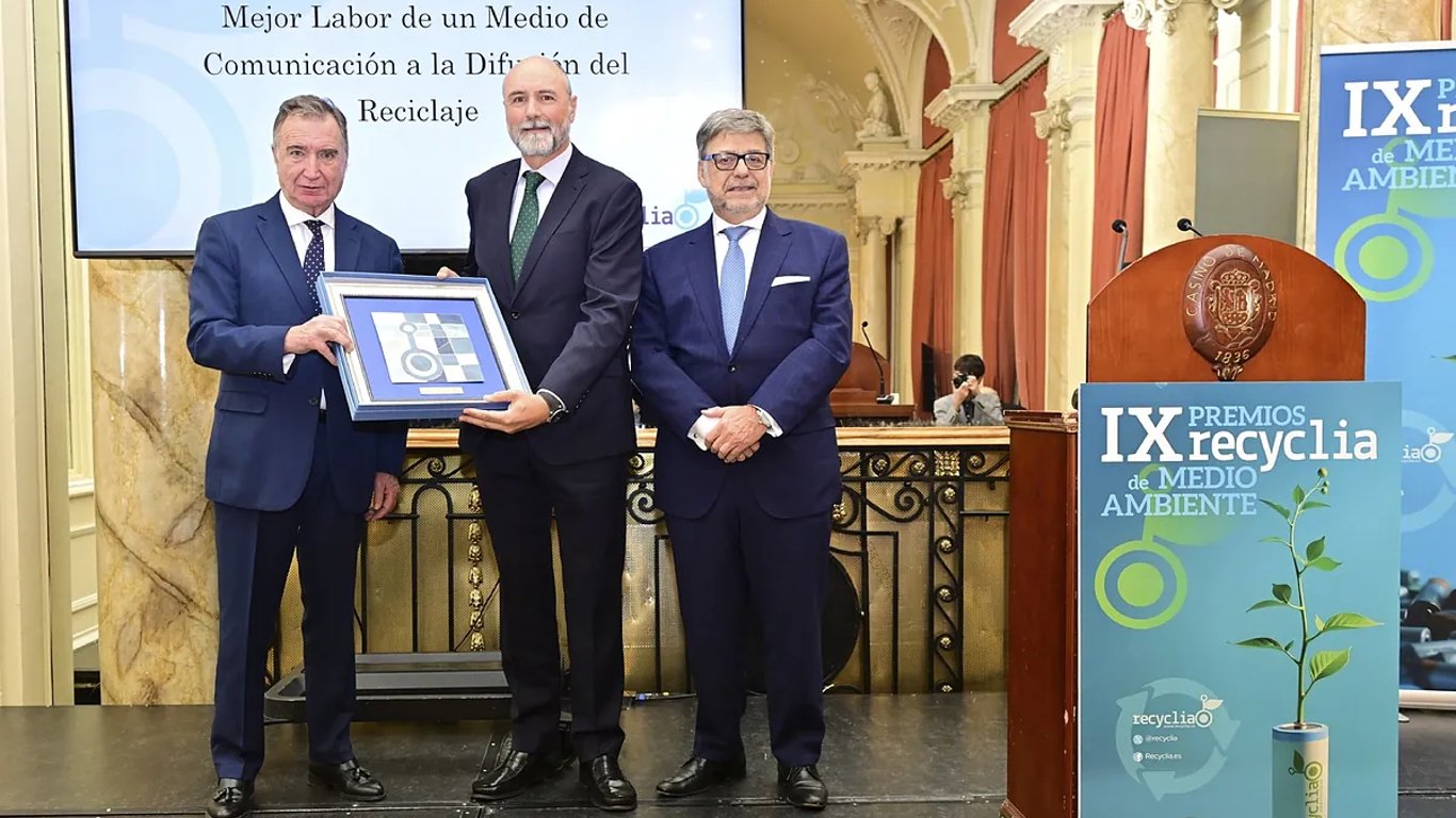 EXPANSIÓN recibe el Premio Recyclia por su labor en economía sostenible y reciclaje