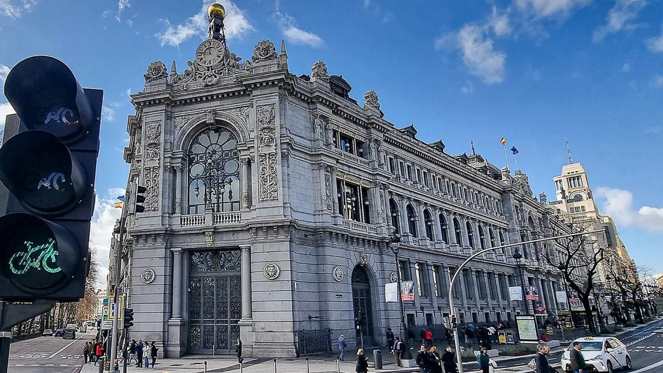 Banco de España eleva proyección de PIB al 2,7% para 2025 en medio de riesgos
