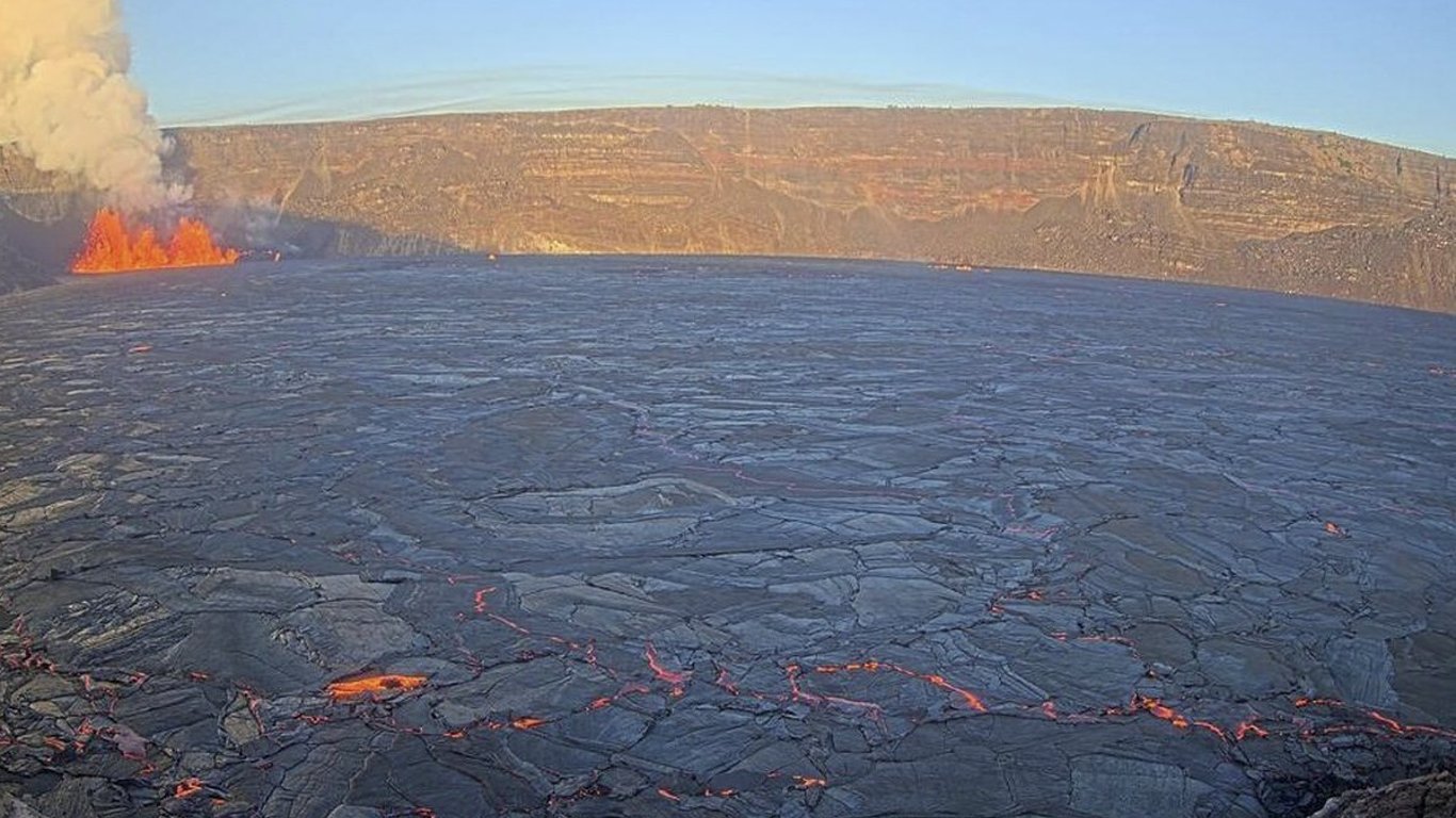 Kilauea Erupta Nuevamente: Impresionante Espectáculo de Lava Muestra el Poder de la Naturaleza y los Posibles Riesgos