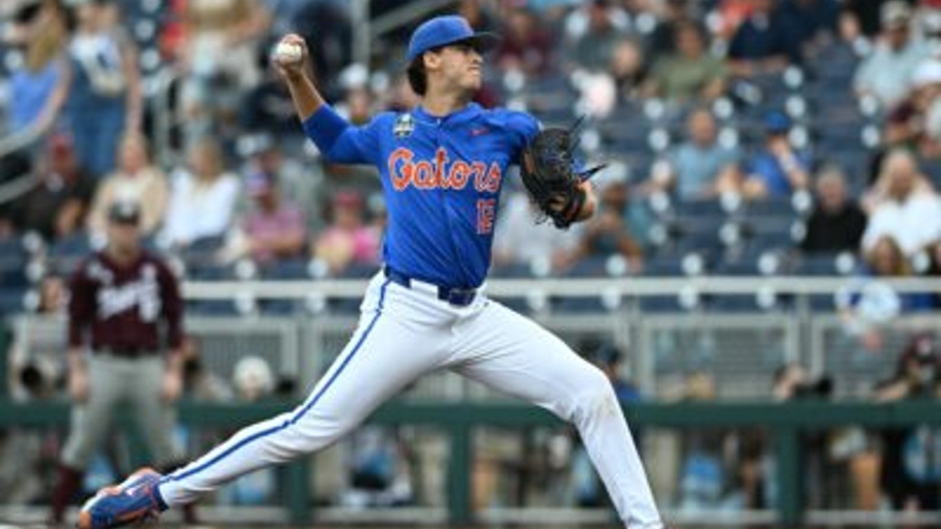 La temporada de béisbol universitario se intensifica: las estrellas en ascenso brillan mientras las potencias luchan.