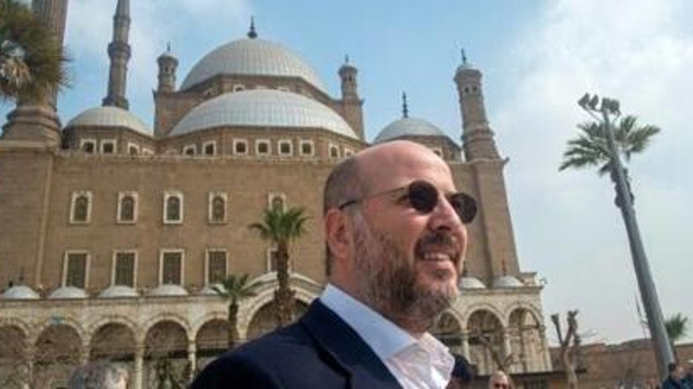 El Príncipe Muhammad Ali Regresa a Egipto, Uniendo el Patrimonio Real y la Identidad Moderna.