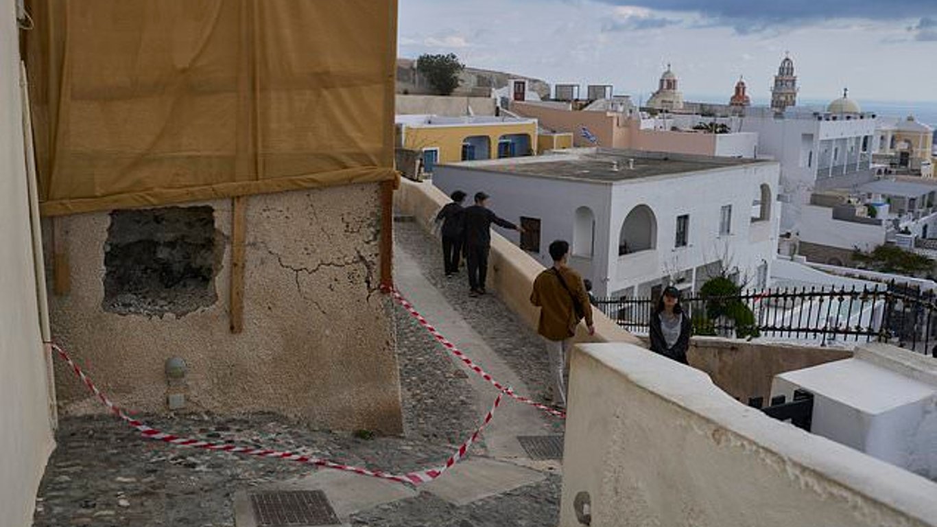 Santorini sacudida por un enjambre de terremotos: Medidas de seguridad implementadas para todos.