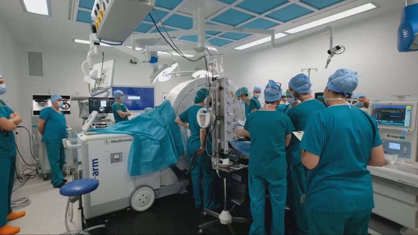 Avances médicos de 2024: esperanza en VIH, audición y diagnóstico del Alzheimer