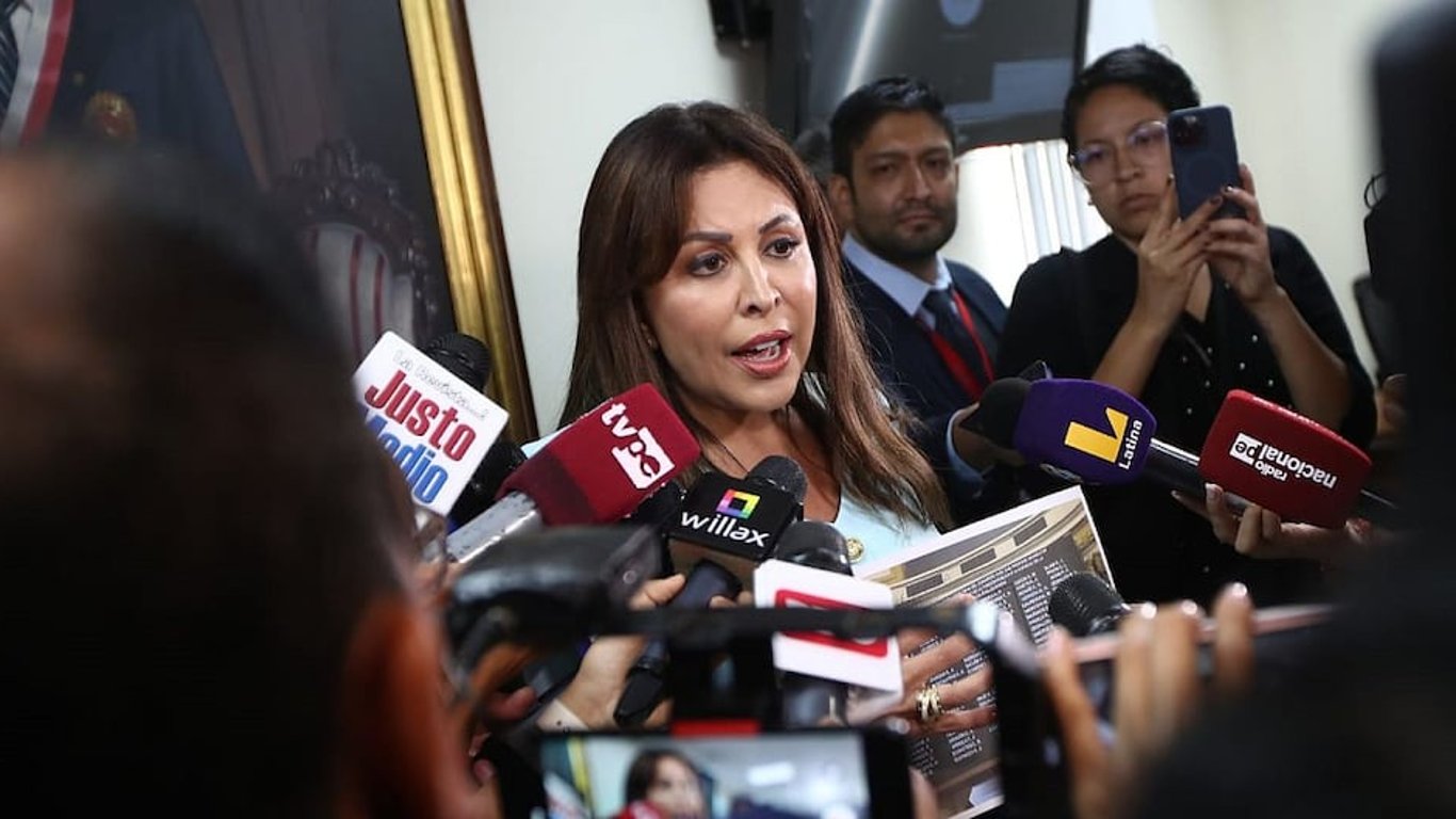 Renuncia de Patricia Chirinos agita el panorama político de Perú y genera especulaciones