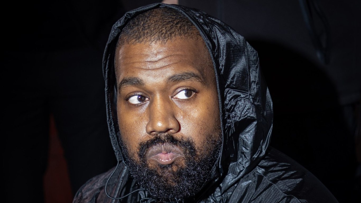 Kanye West enfrenta reveses legales a medida que la demanda contra Donda Academy toma un giro dramático.