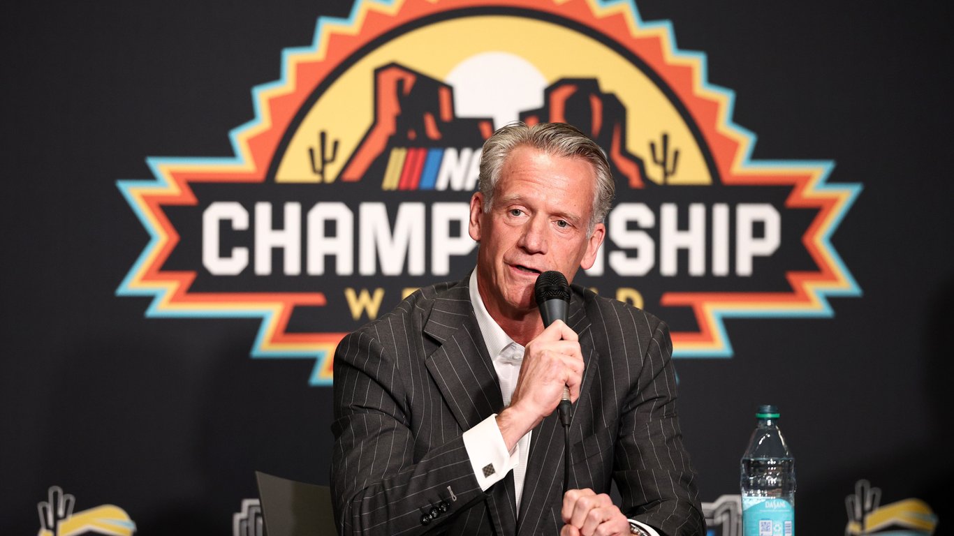 El Brillante Futuro de NASCAR: Las Carreras Competitivas y Nuevas Alianzas Despiertan Optimismo para 2024.