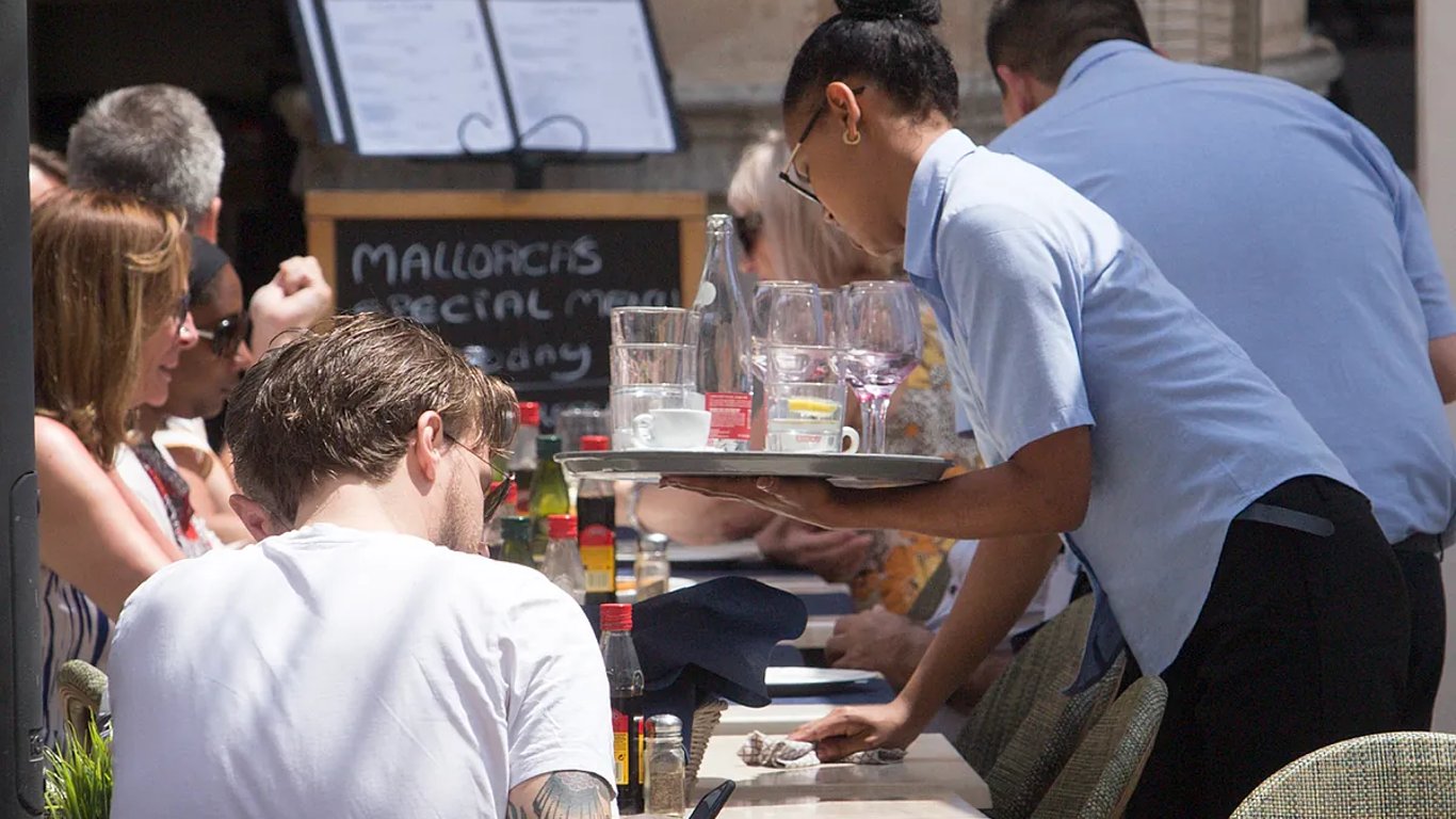 Recuperación del empleo en España: 468.200 nuevos puestos en sectores clave