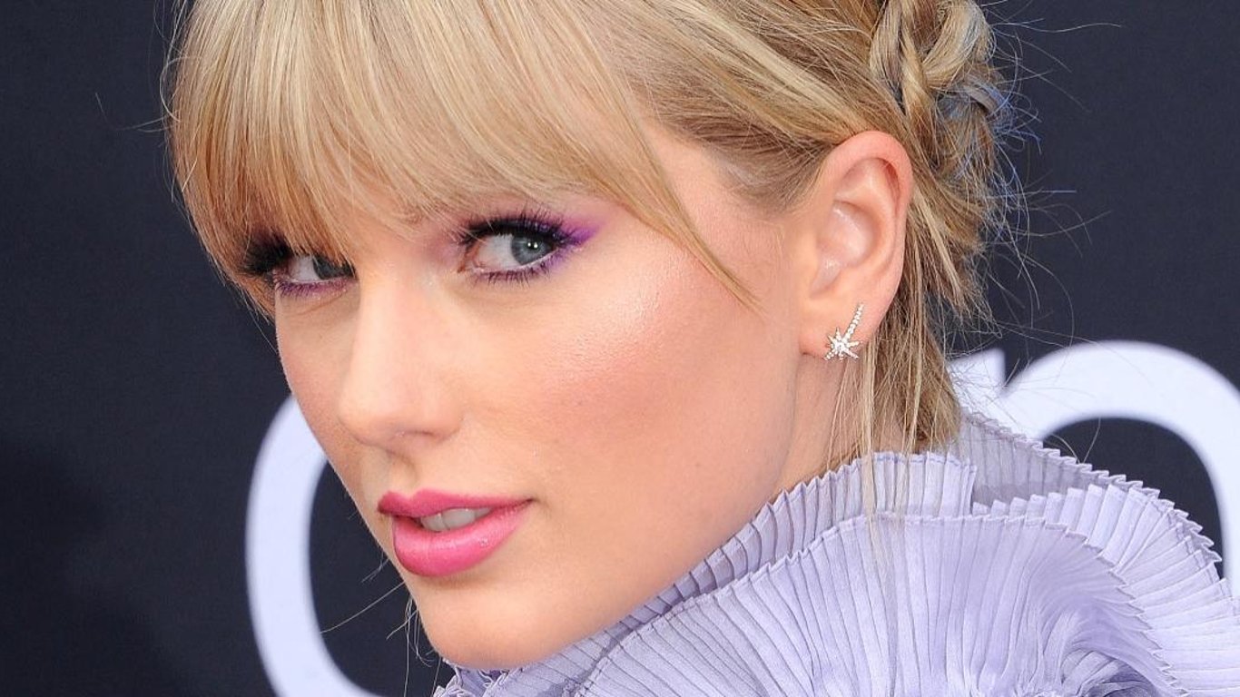 Taylor Swift Difunde el Espíritu Navideño con una Conmovedora Visita al Hospital Infantil Mercy