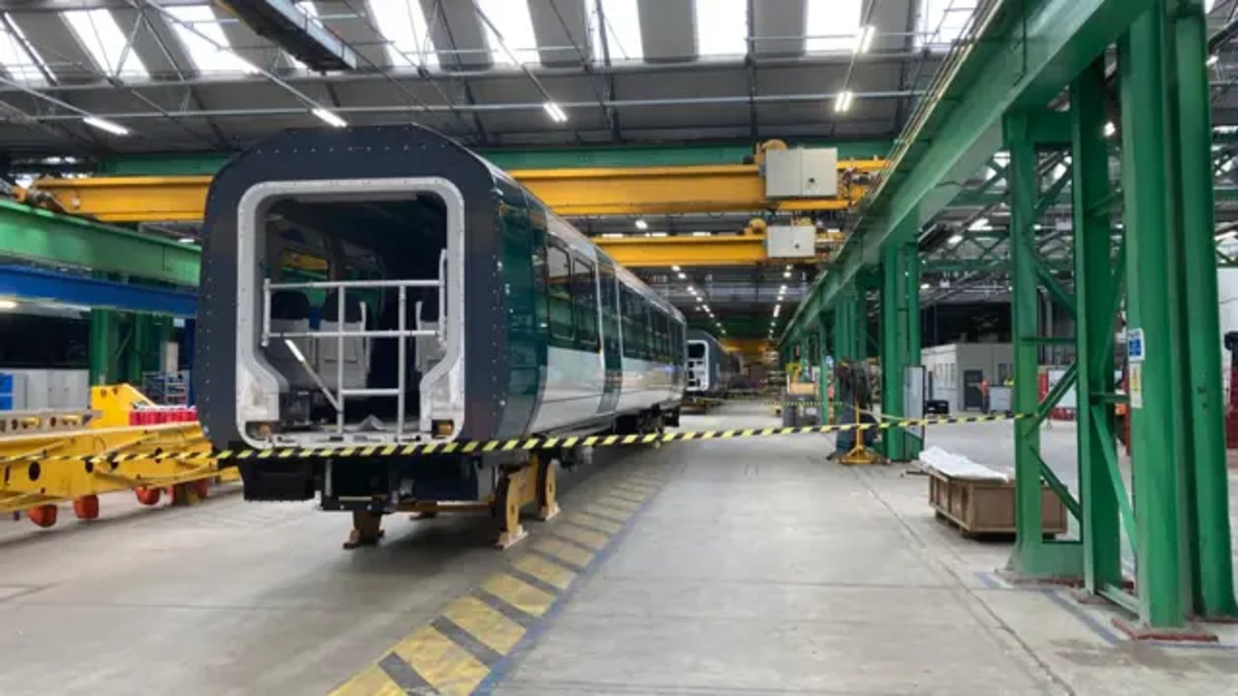 Alstom Launches £60 Million Refurbishment for Voyager Fleet, Boosting Jobs and Travel Experience