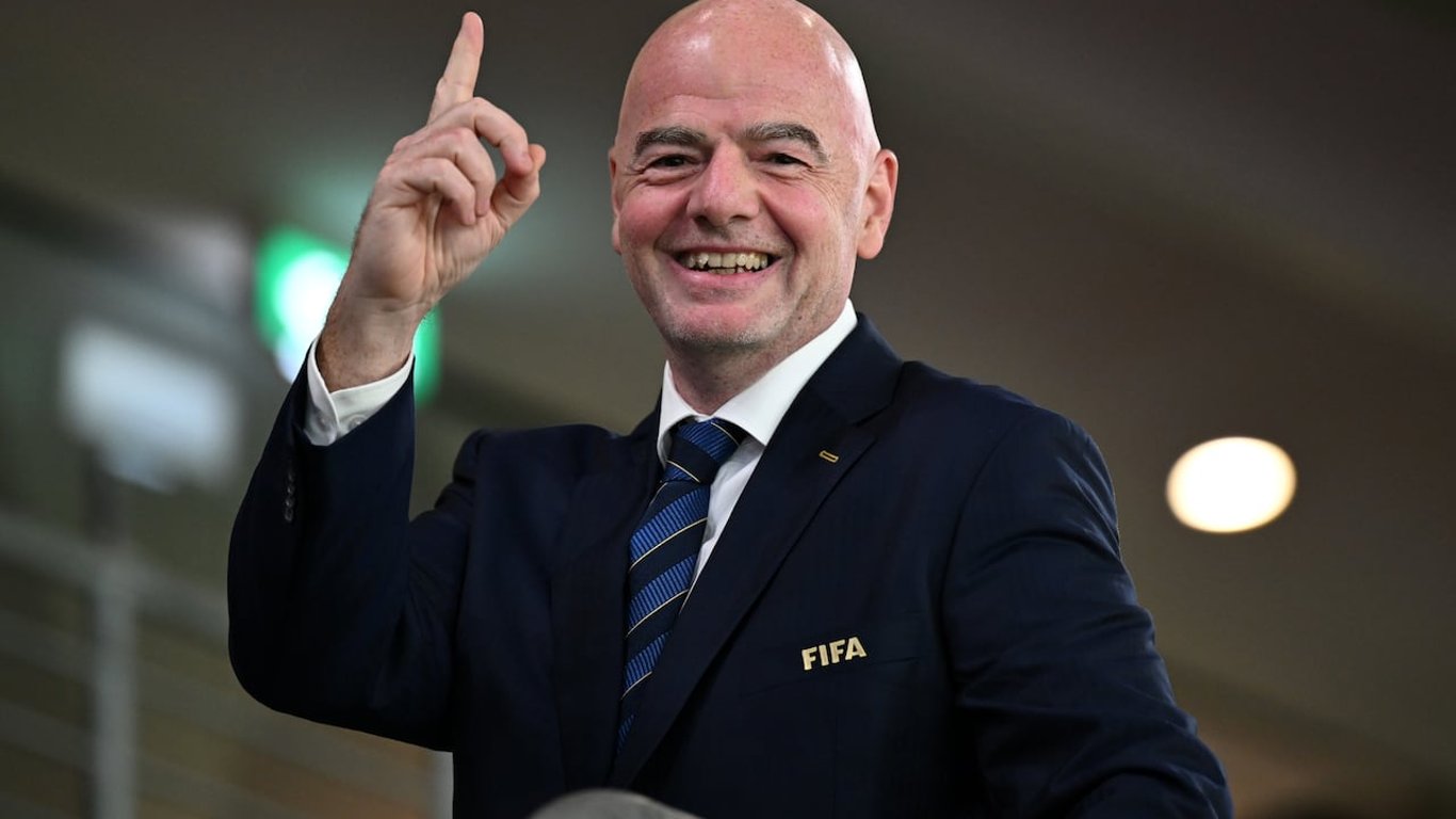 La audaz idea de la FIFA de un Mundial de 64 equipos genera debate en medio de la locura financiera del fútbol.