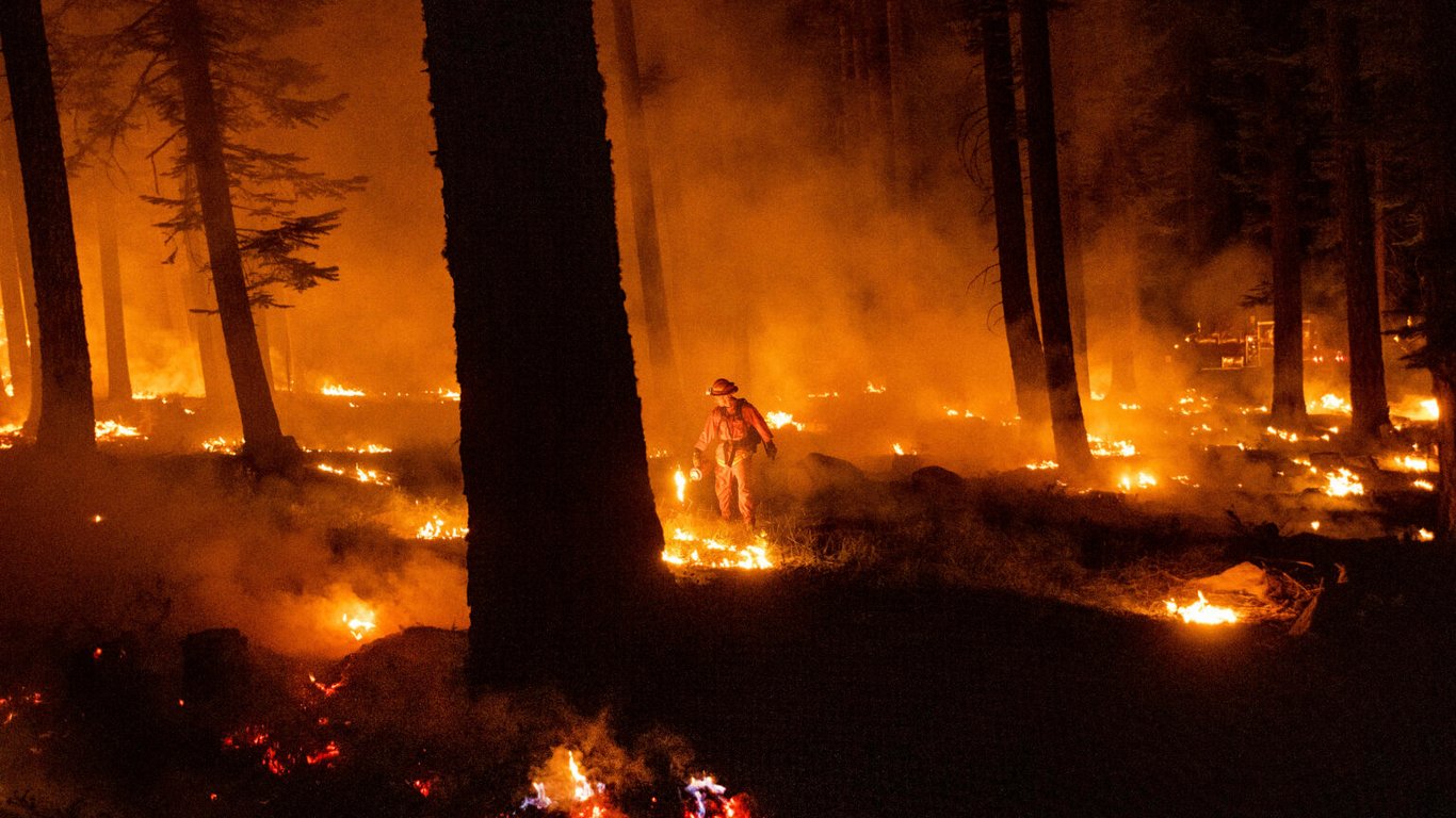 La crisis de incendios forestales se agrava: se necesita acción legislativa urgente para proteger a las comunidades.