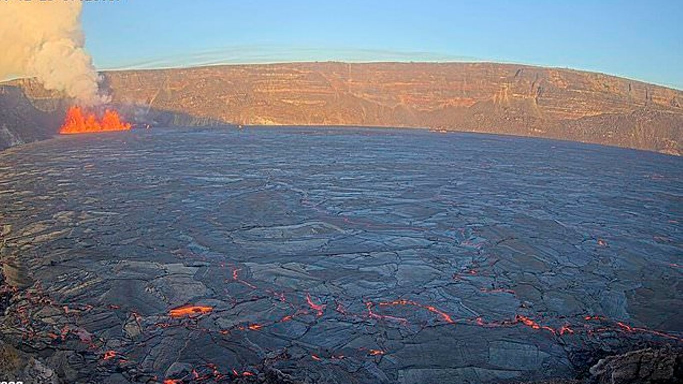 La erupción de Kilauea genera asombro y preocupación mientras la lava brota en el Parque Nacional de los Volcanes de Hawái.