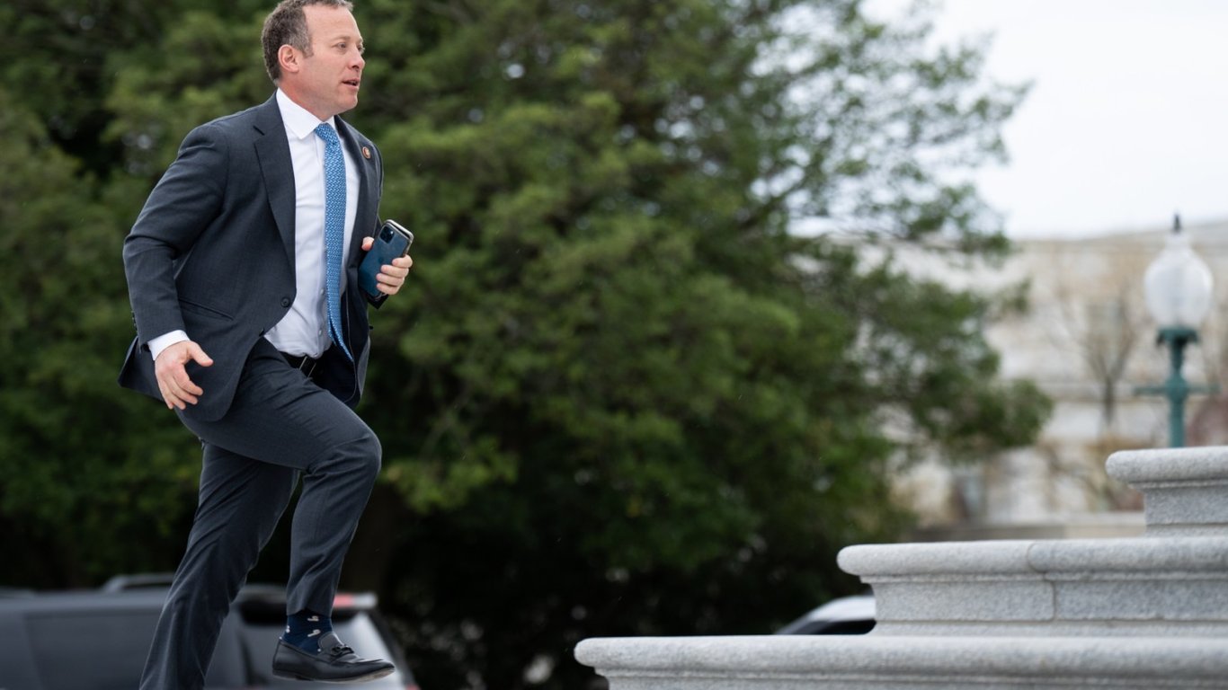 El fiasco de Spotify Wrapped del congresista Gottheimer: una lección sobre la autenticidad política.