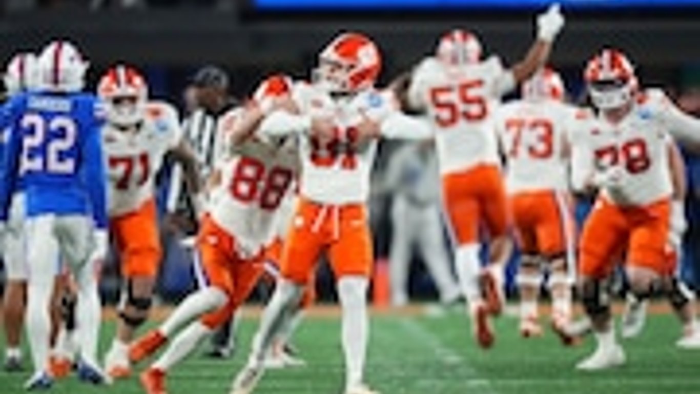 El drama del fin de semana del campeonato prepara el escenario para un electrizante Día de Selección del fútbol universitario.