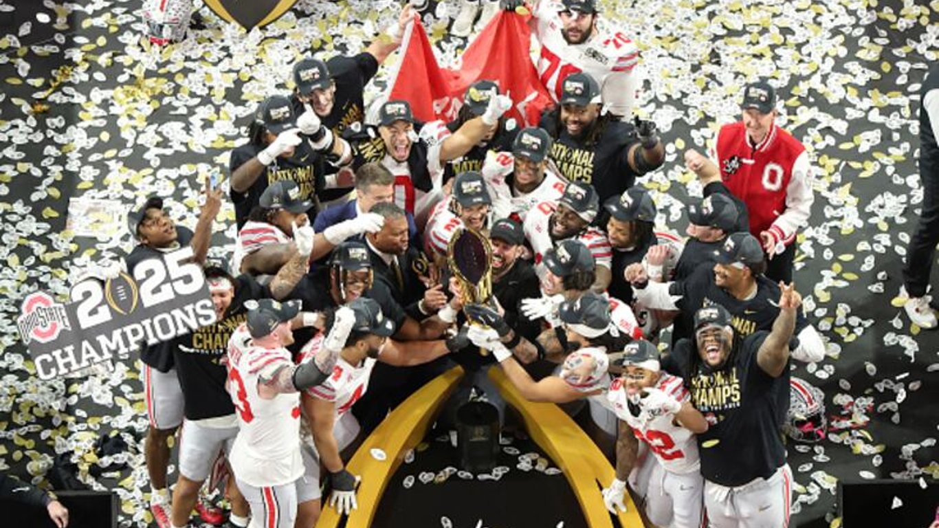 La Búsqueda de la Gloria de Ohio State: ¿Puede Emerger una Nueva Dinastía en la Era de los Playoffs del Fútbol Americano Universitario?