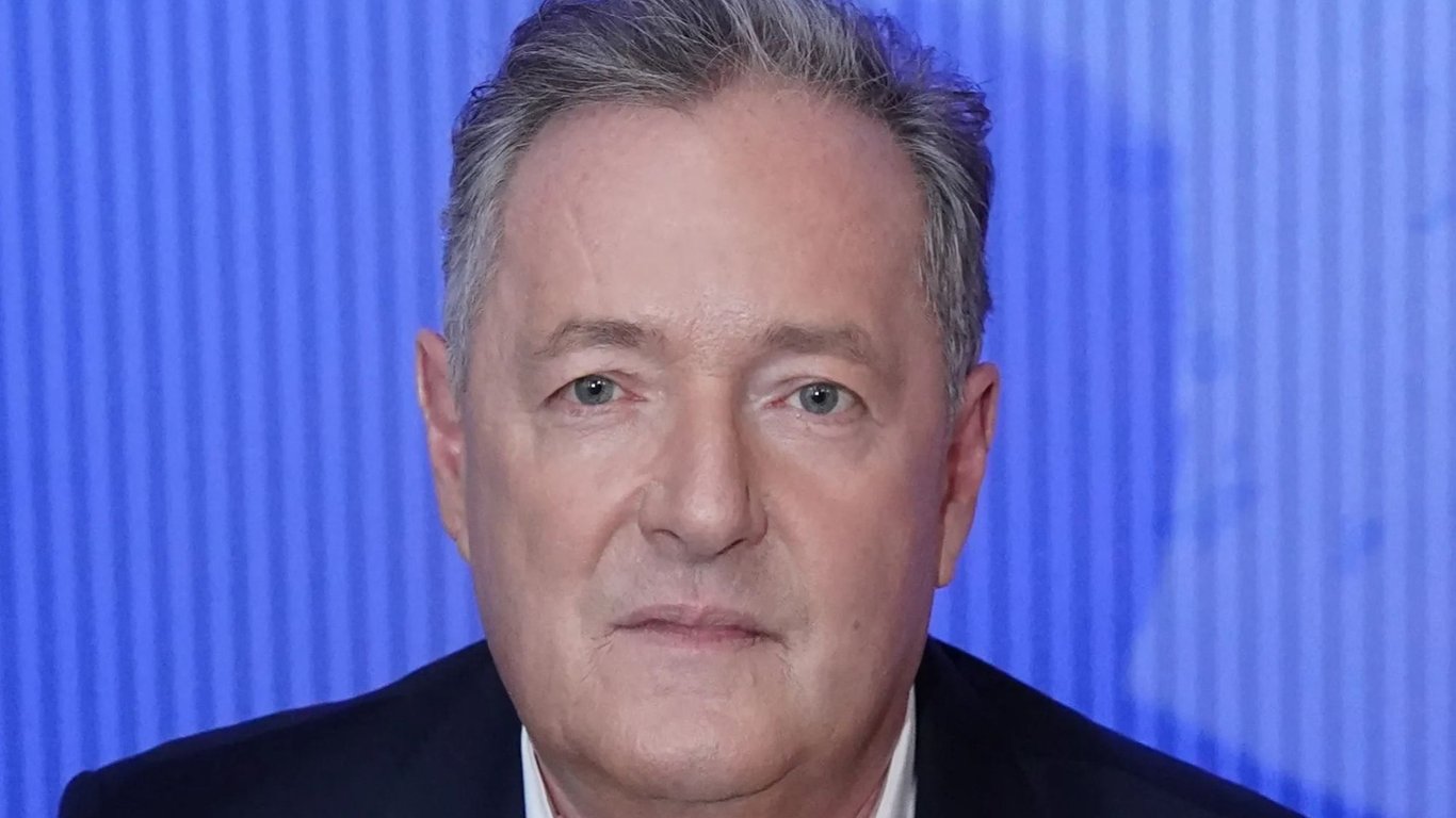 Piers Morgan enfrenta acusaciones de acoso y defiende su libertad ante demandas infundadas