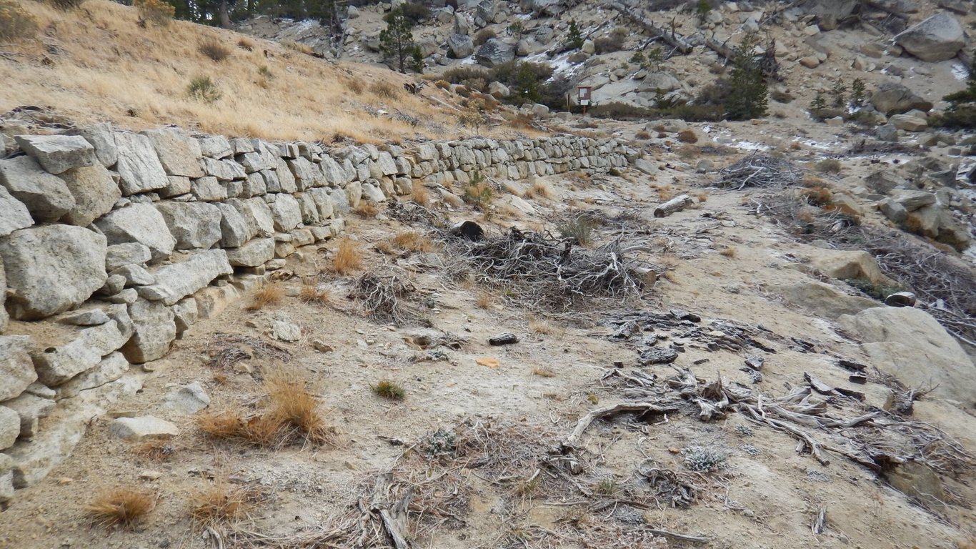 Las presas envejecidas de Nevada enfrentan urgentemente mejoras ante el aumento de preocupaciones por la actividad sísmica.