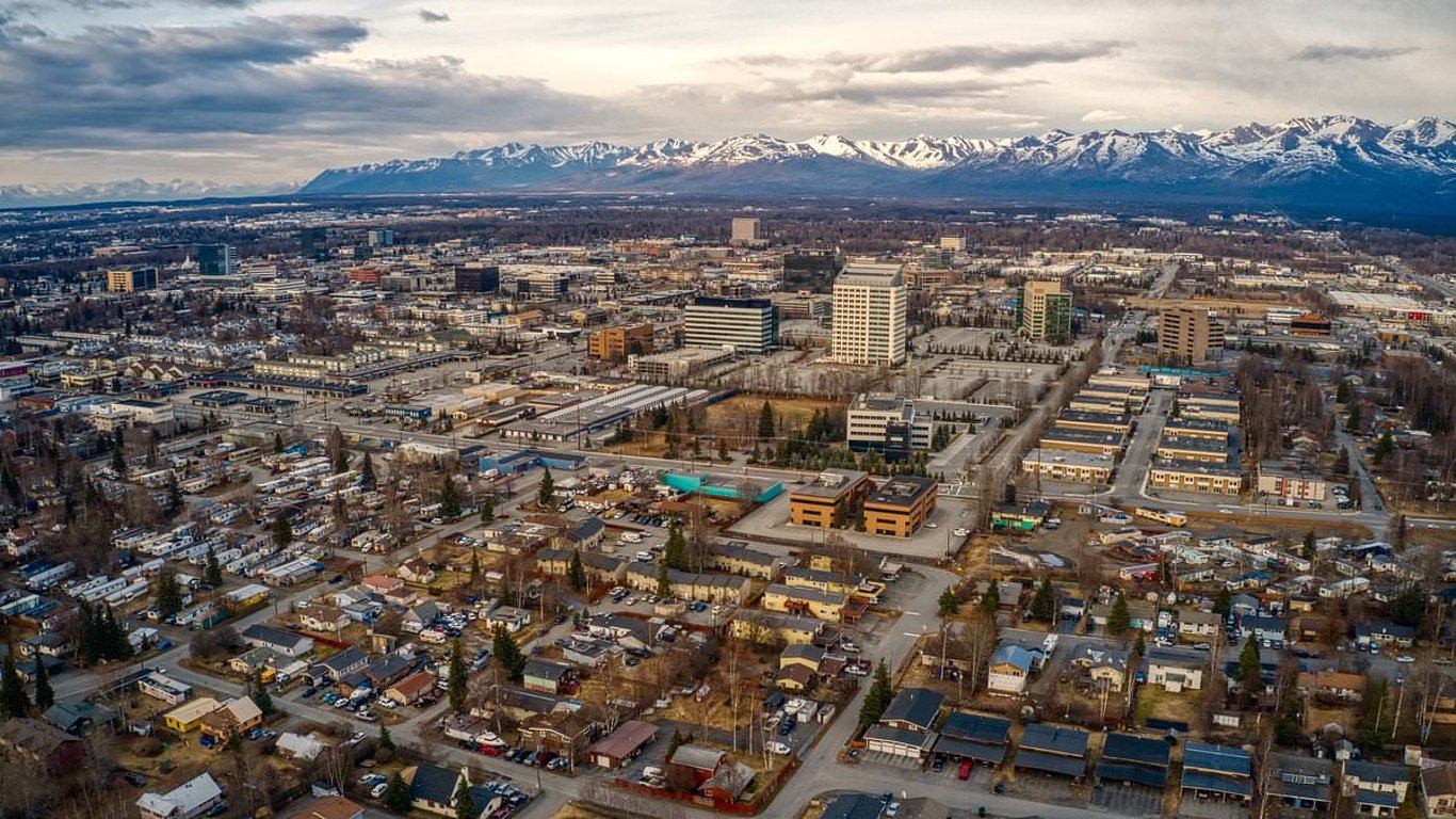 La creciente amenaza del monte Spurr: Anchorage se prepara ante los signos de erupción del volcán.