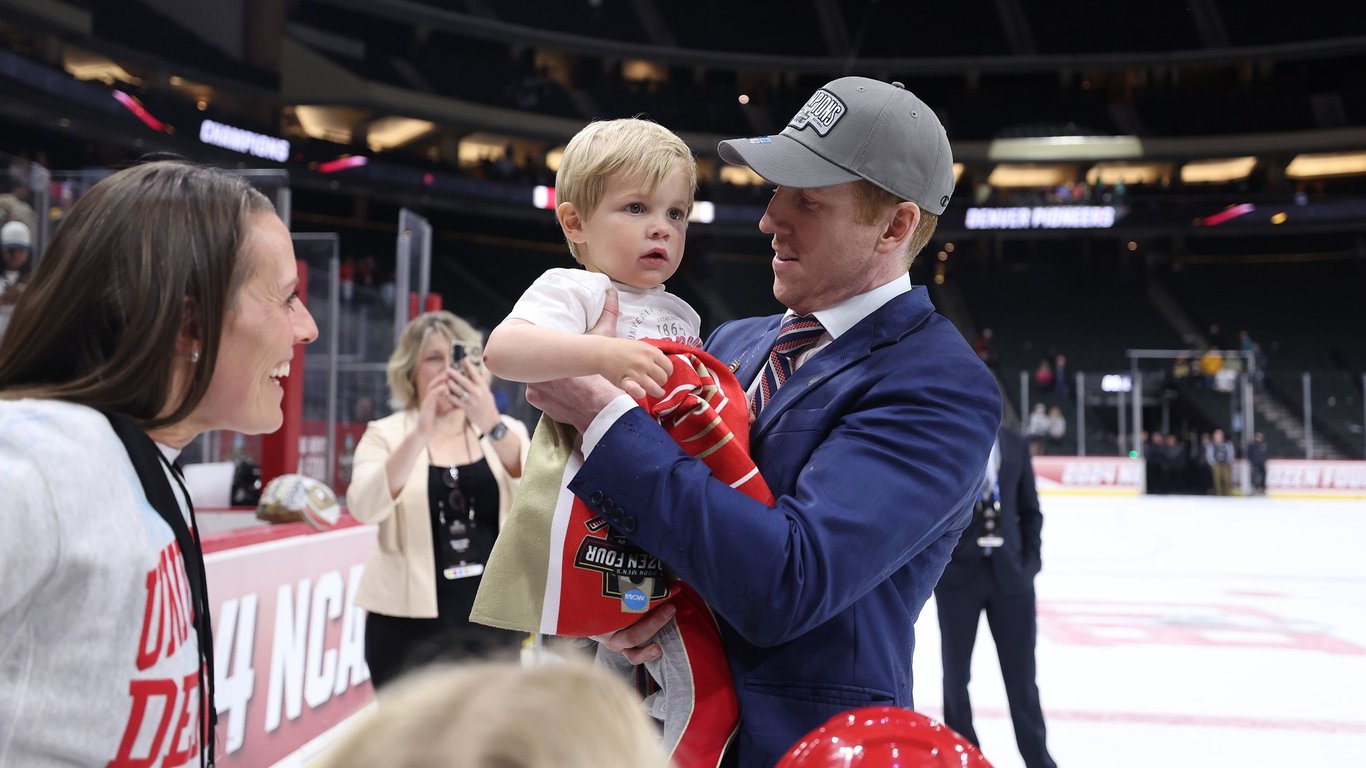 De Anchorage a la Fama en la NHL: El Inspirador Viaje como Entrenador de David Carle en Denver