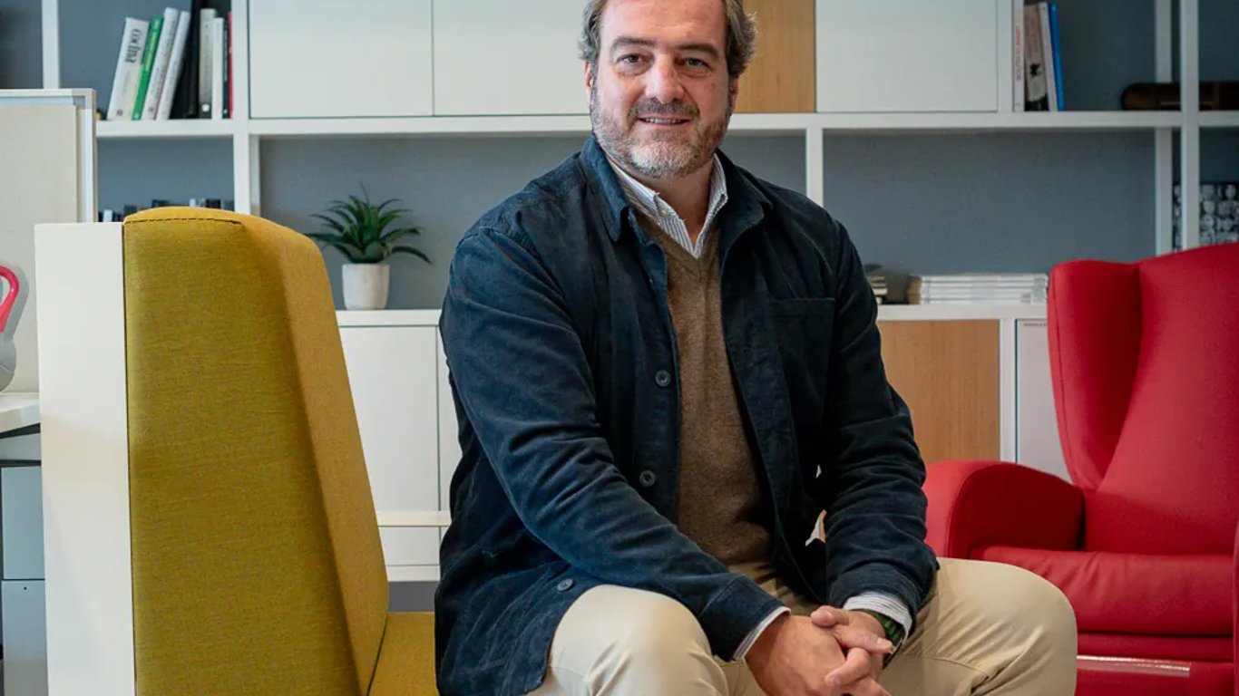 Ángel Sáenz de Cenzano: Liderazgo y tecnología en la transformación laboral de LinkedIn