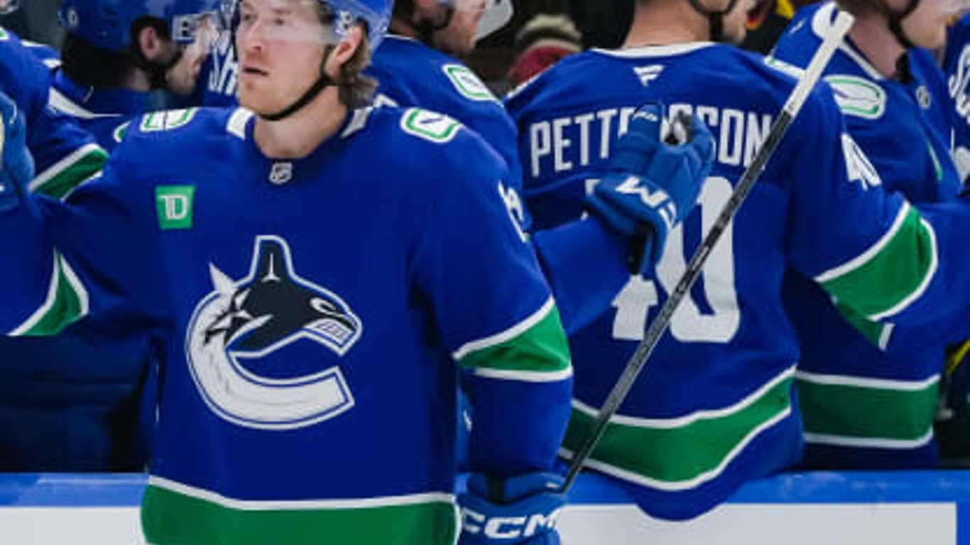 Canucks en una Encrucijada: La Inconsistencia Amenaza una Prometedora Temporada Antes de Partidos Clave