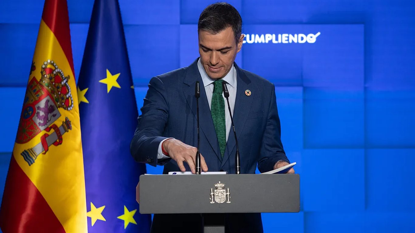 Sánchez destaca logros económicos de 2024 mientras enfrenta desafíos políticos crecientes