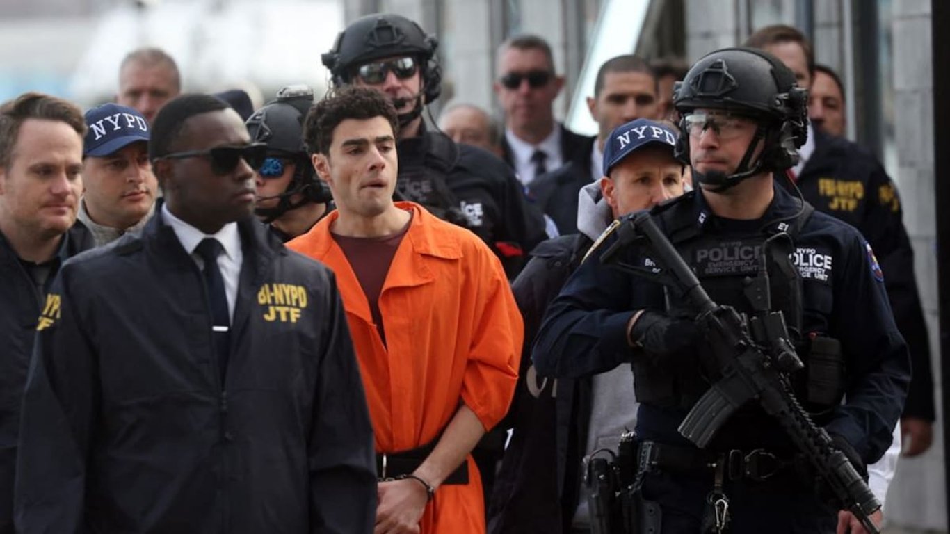 Sospechoso de asesinato provoca un clamor nacional por las fallas del sistema de salud en EE. UU.