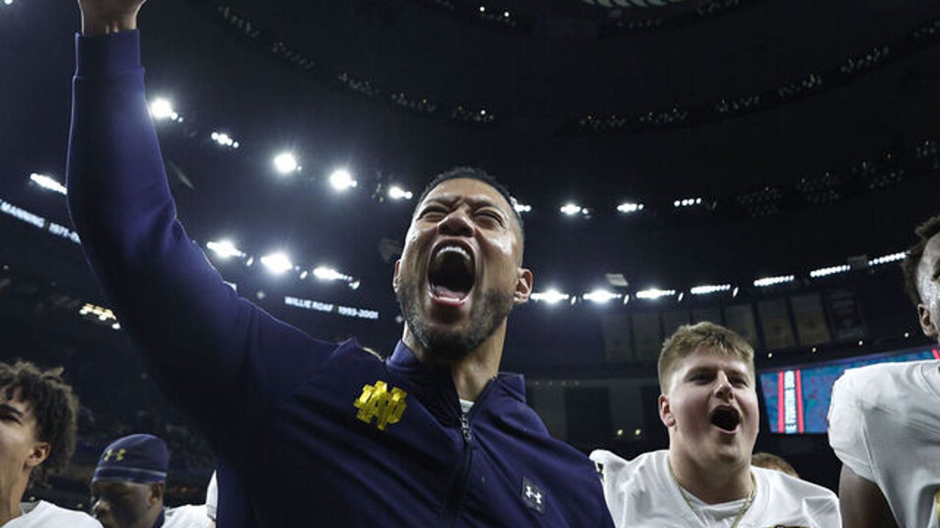 Olas de choque en los playoffs de fútbol americano universitario: caen los poderes tradicionales, surgen nuevos contendientes.