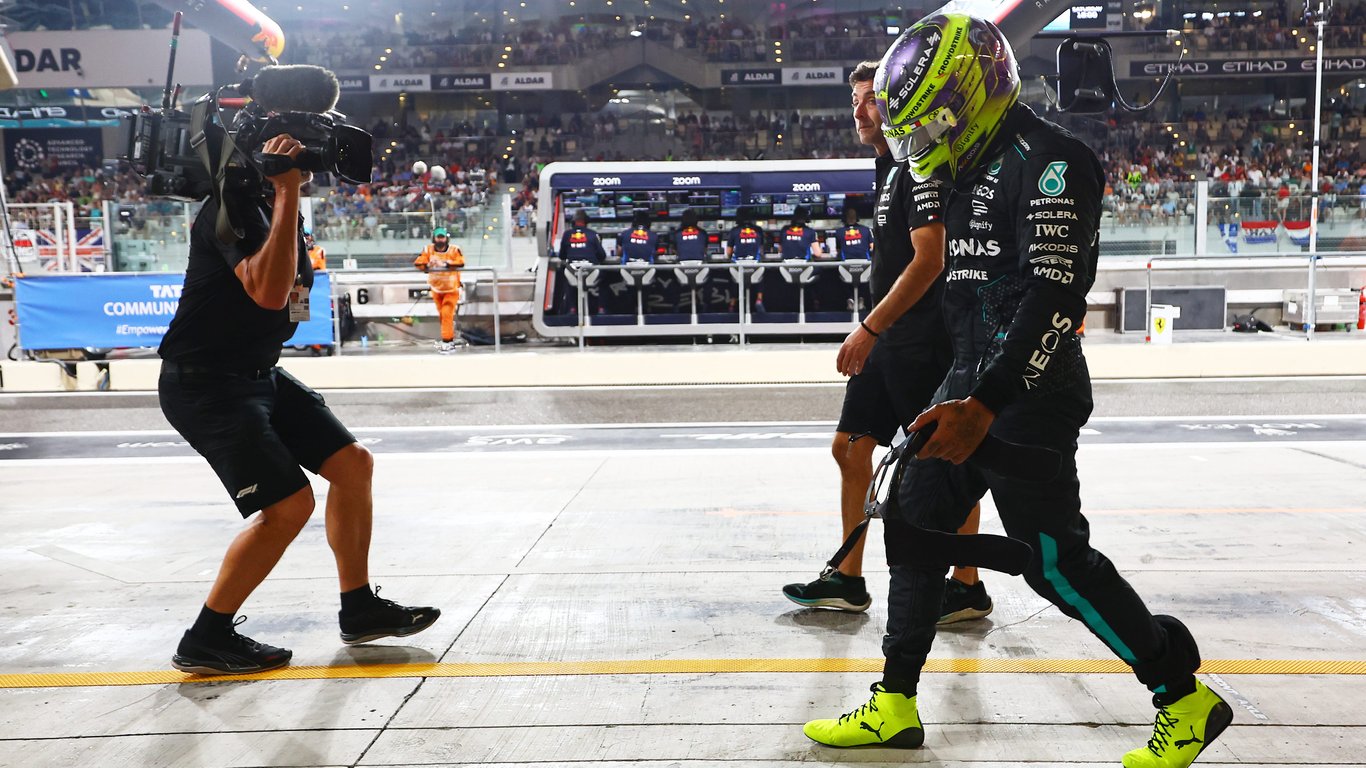 La desalentadora clasificación de Hamilton en Abu Dhabi resalta los desafíos con Mercedes.