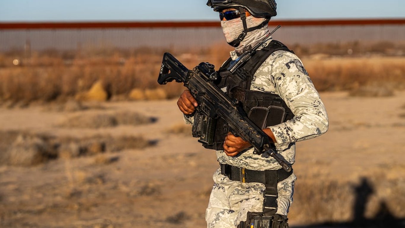 Disminución drástica de detenciones de inmigrantes en la frontera EE.UU.-México