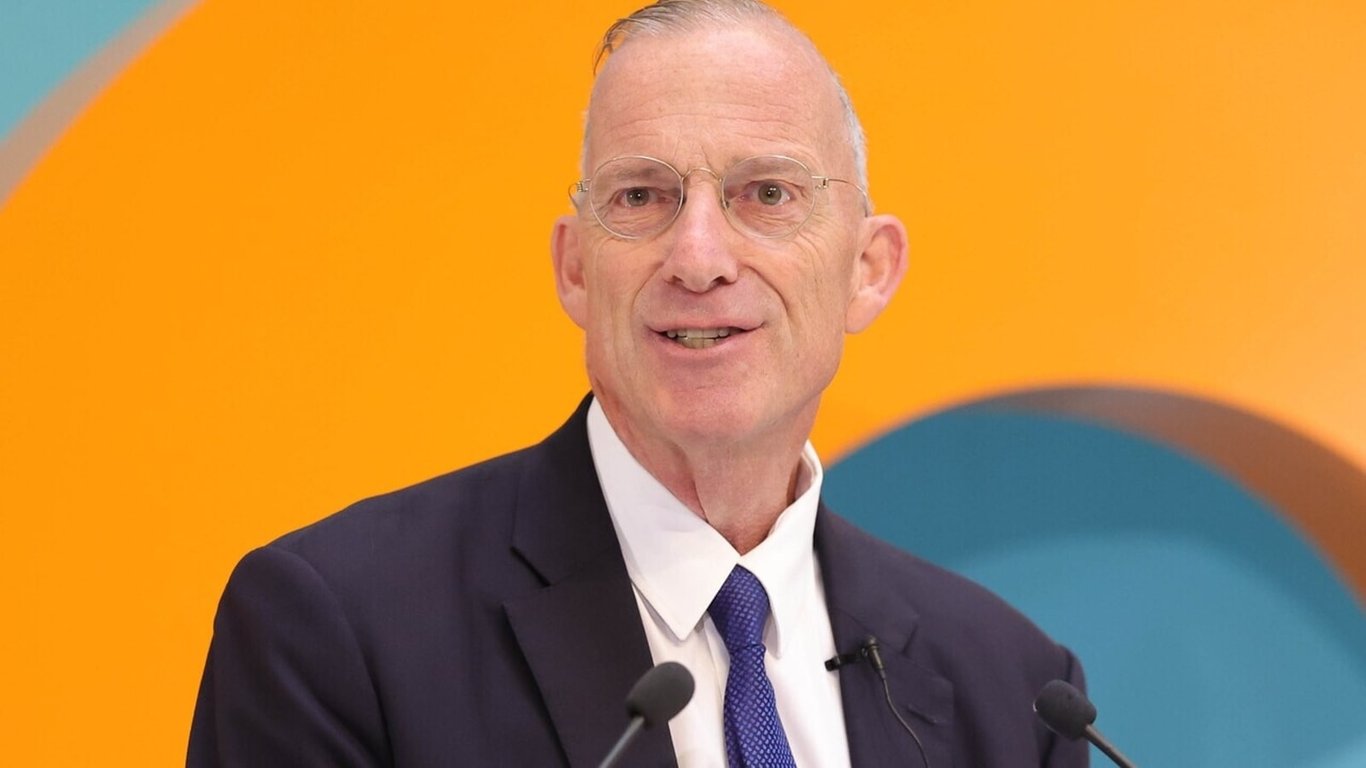 UCL se une a Indian Titans para revolucionar la innovación en educación y salud.