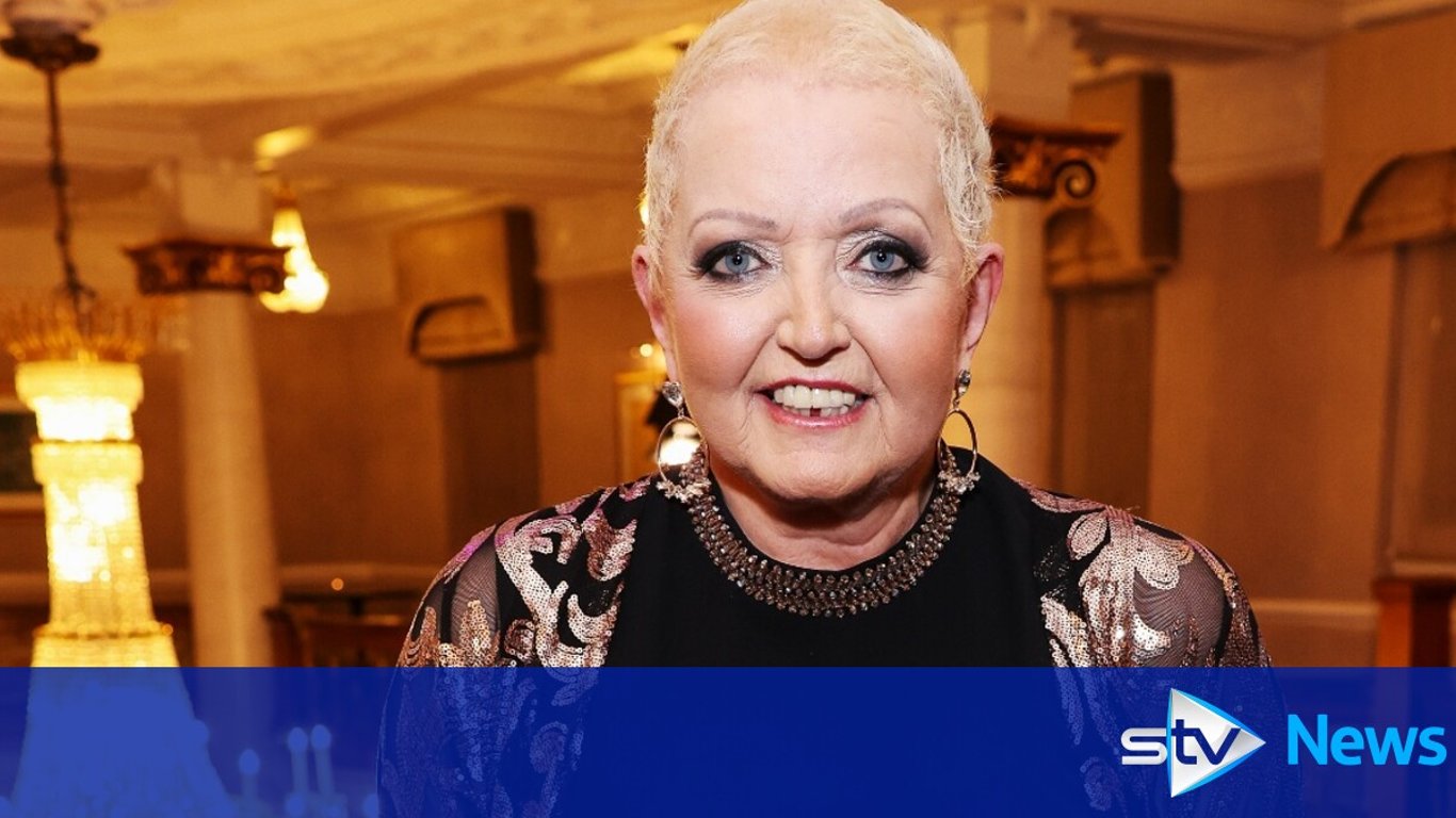 La querida cantante y filántropa Linda Nolan fallece a los 65 años, dejando un legado duradero.