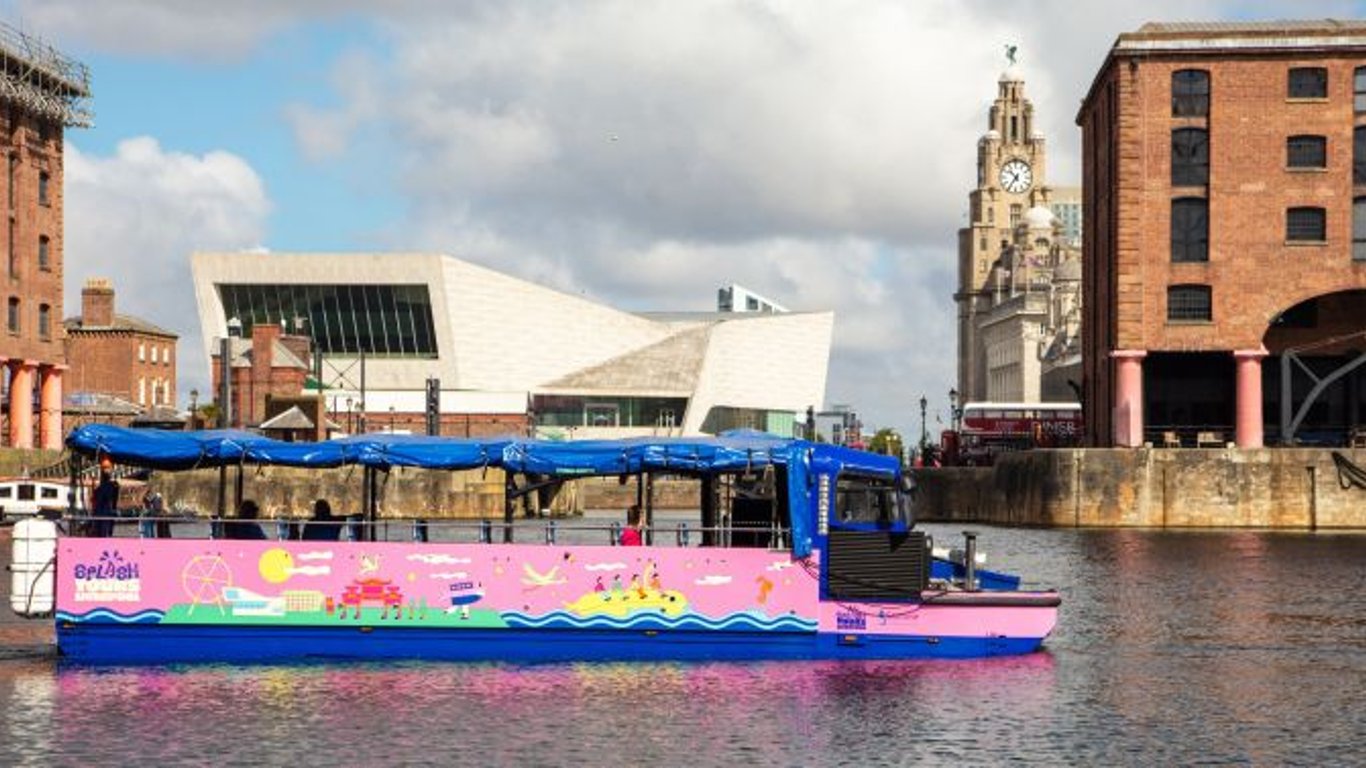 Los Tours en Vehículos Anfibios Hacen un Regreso Espectacular en Liverpool Después de Casi Una Década.