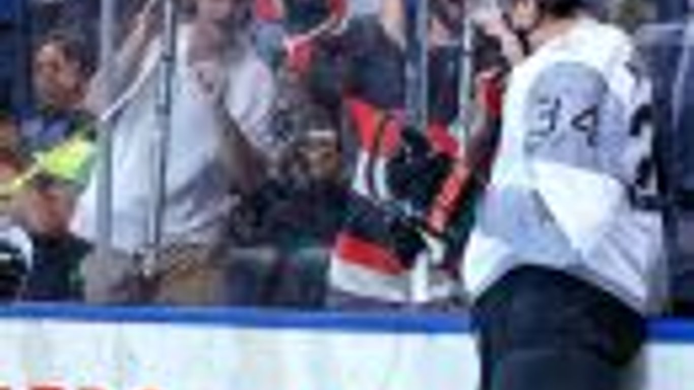 Rivalidad y Respeto: El Viaje de Matthews y McDavid a Través de la Estrella de la NHL y la Amistad.