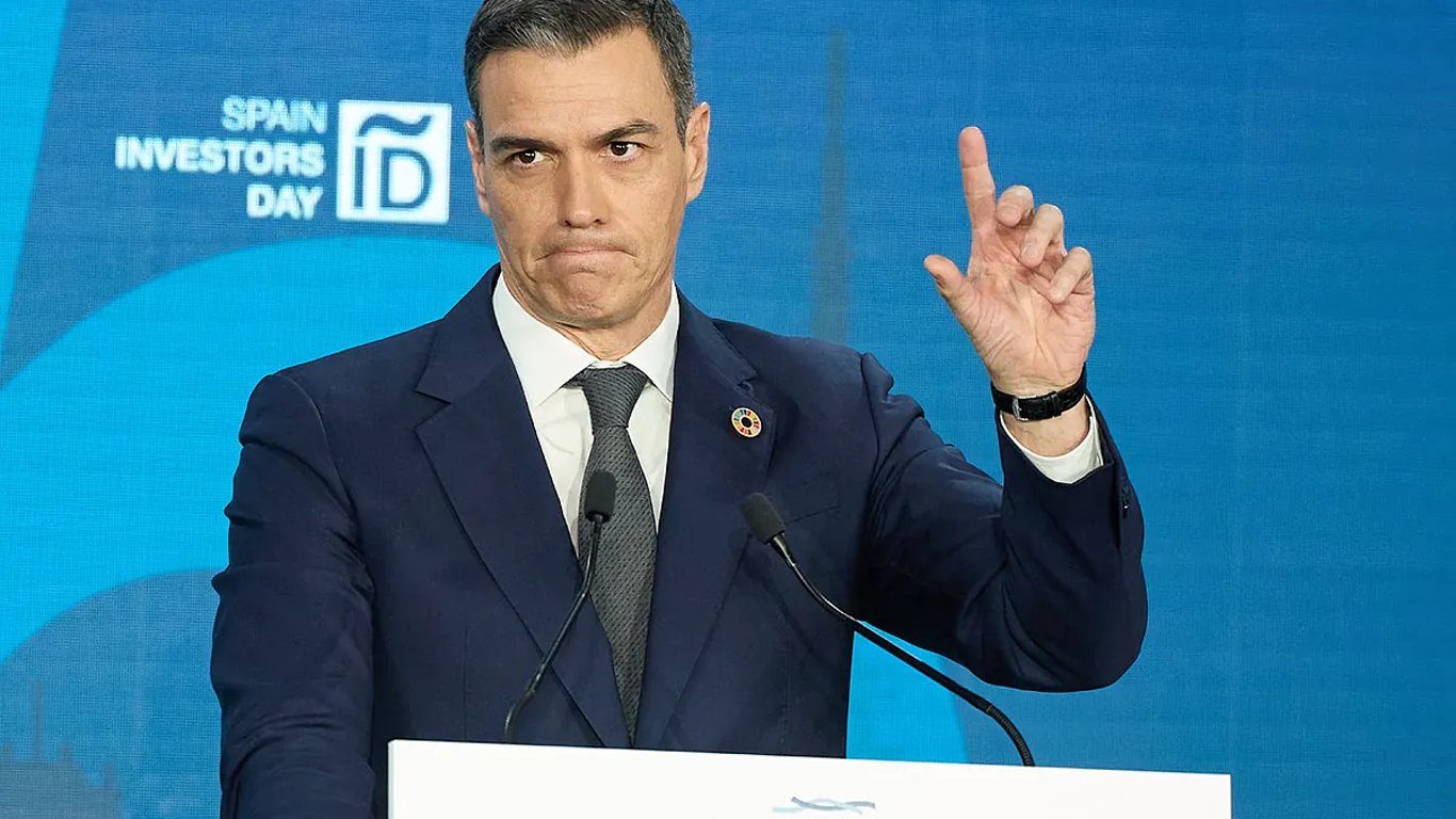 PSOE lidera intención de voto, pero PP y Vox recortan distancias en el CIS