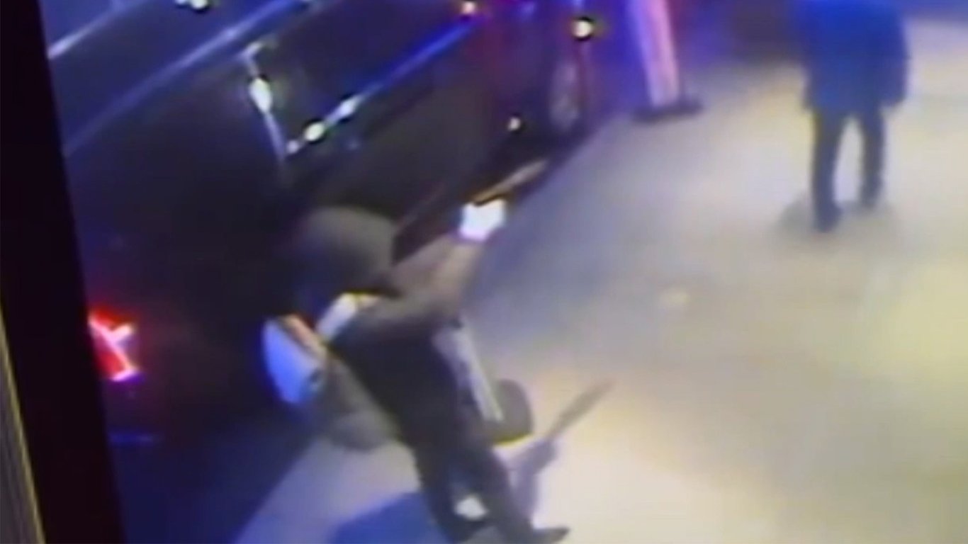 Estalla la indignación mientras el CEO de Peak Design enfrenta reacciones negativas por ayudar en una investigación de asesinato.