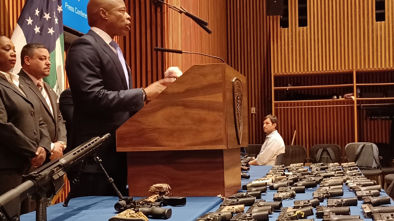 Aumento alarmante de pistolas fantasma agrava la violencia armada en Nueva York