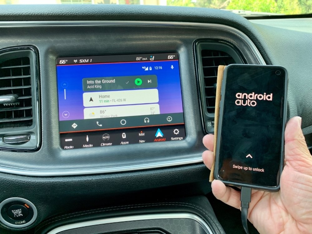 1522 Charger GPS 8.4 4C NAV UAQ Radio W/ CarPlay & Android