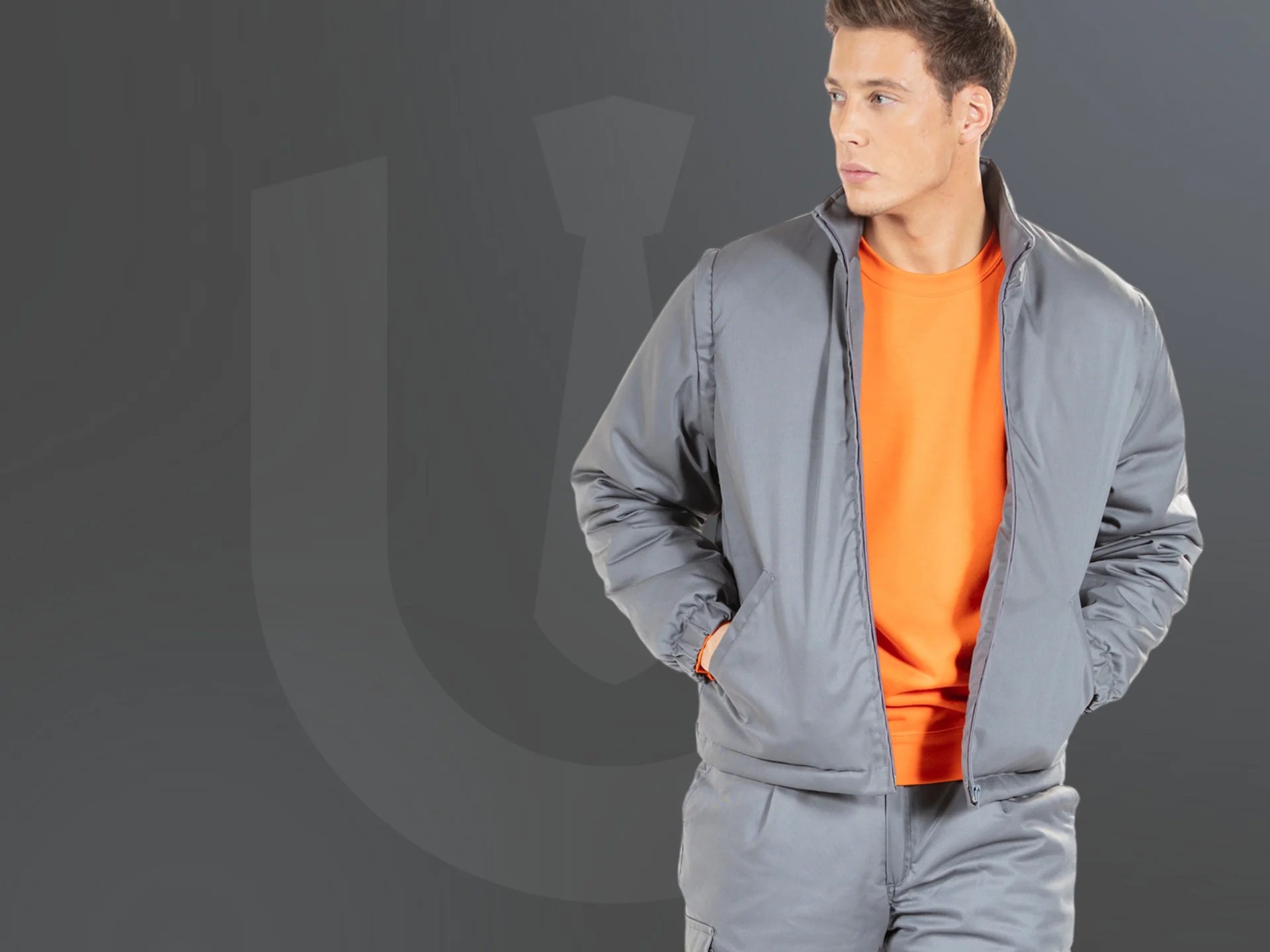 trabalhador com uniforme de inverno cinzento