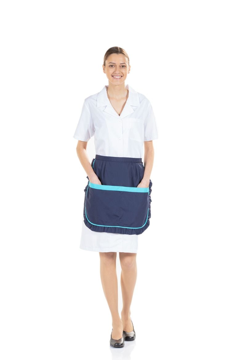 Senhora vestida com Avental Personalizado Feminino para Uniforme de Trabalho