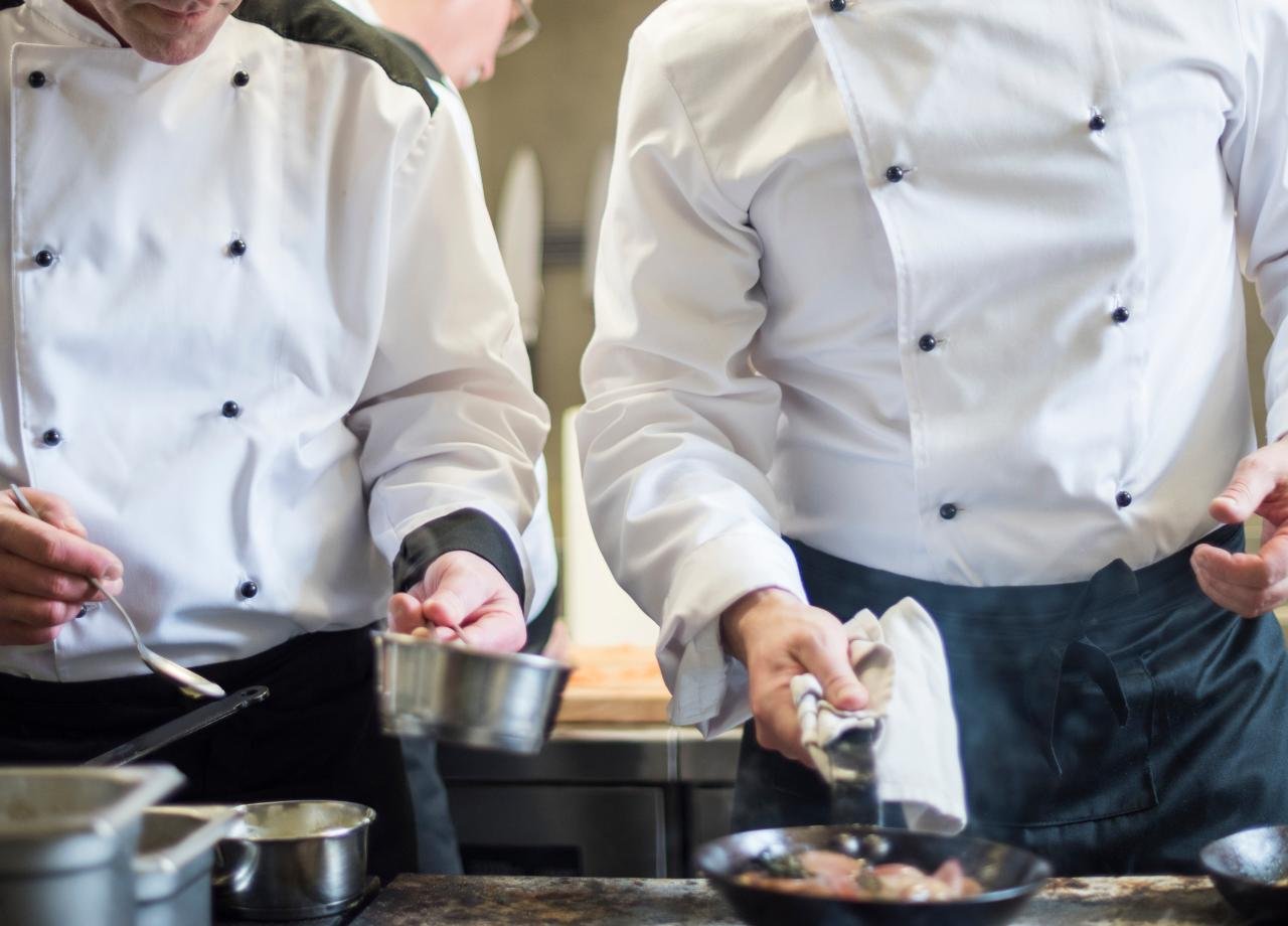 Jalecas de cozinha: a peça que revolucionou as cozinhas