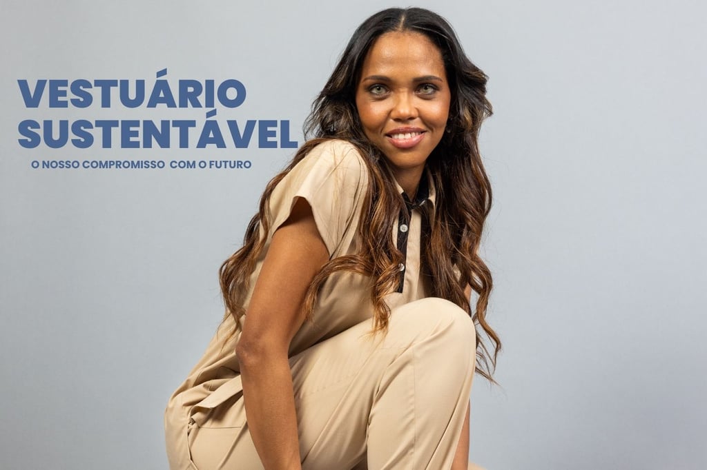 Profissional de saúde vestida com um vestuário sustentável para ser usado como farda de trabalho fabricada pela Unifardas