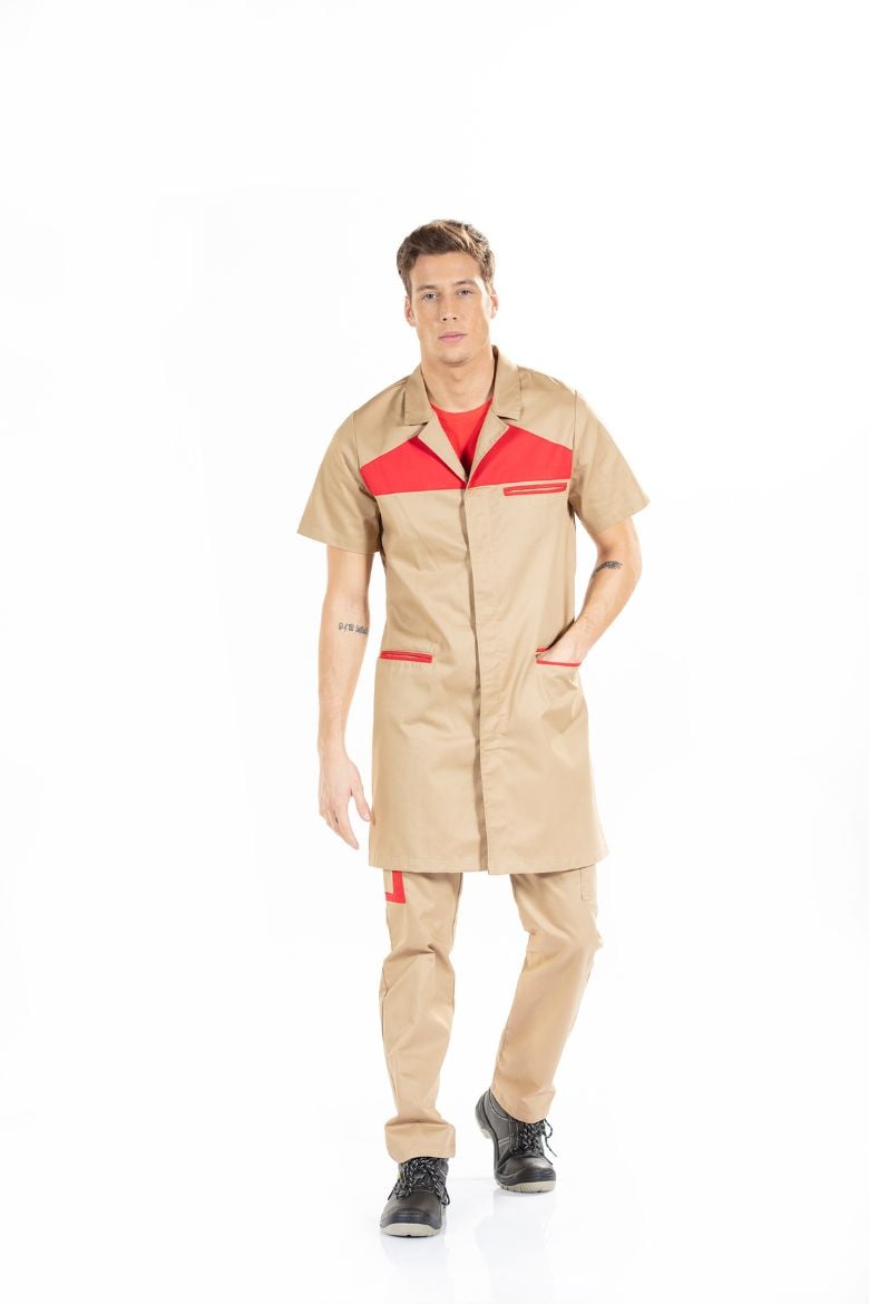 Worker wearing a Customized Work Coat with short sleeves, ideal for use as a work uniform.