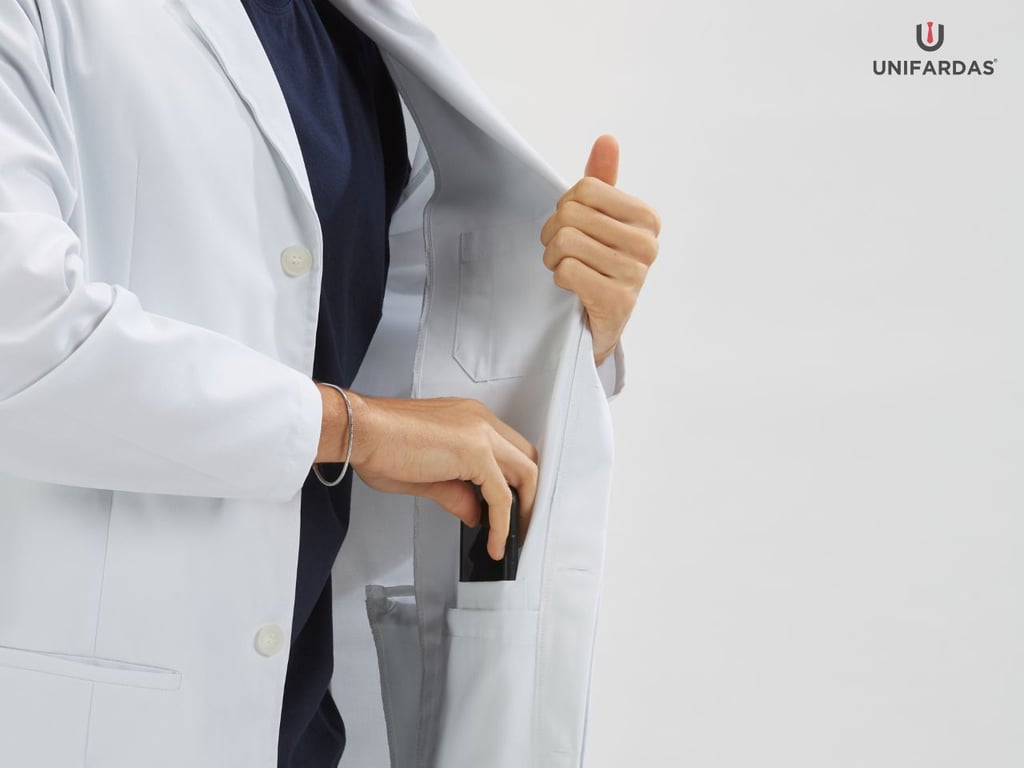 7 Reasons to wear chemistry lab coats