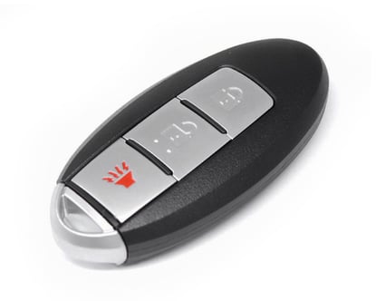 High-Quality-Nissan-Infiniti-Smart-Key-Shell-2+1-Button-With-Side-Groove-Right-Battery-Type,-Emirates-Keys-Key-fob-shells-replacement-at-Low-Prices.