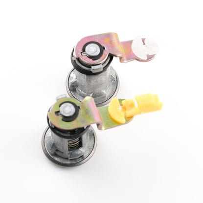 New-Aftermarket-Nissan-720-Hardbody-D21,-Pickup-Door-Lock----Compatible-Part-Number:-8060001G25-(RH)---8060101G25-(LH)---Emirates-Keys