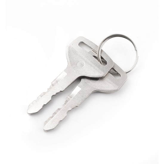 New-Aftermarket-Toyota-Hilux,-RN55,-RN65-Door-Lock---Compatible-Part-Number:-RH:-6905189111-LH:-6905289112---Emirates-Keys