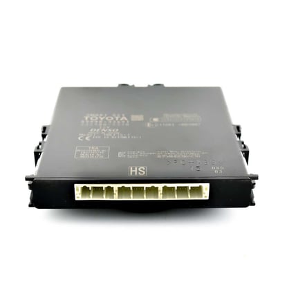 Toyota-Camry-Hybrid-2018-2019-Genuine-Smart-Box---MK3