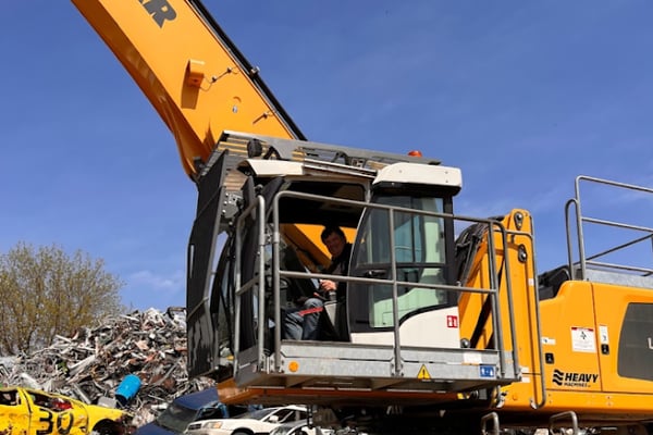 Earth Waste & Metal