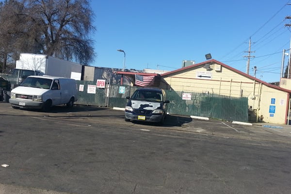 Farmers' Country Market and Recycling center